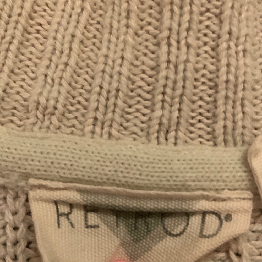 cream v neck sweater